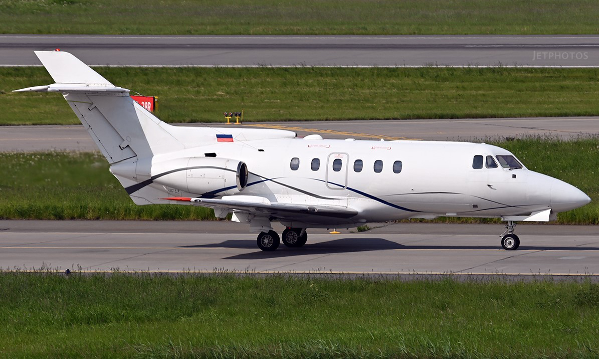 Read more about the article Hawker 700B