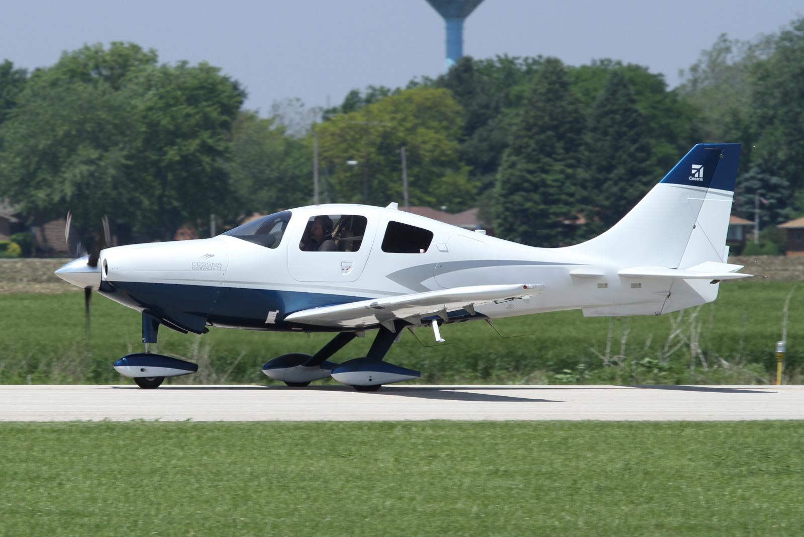 Read more about the article Cessna 400