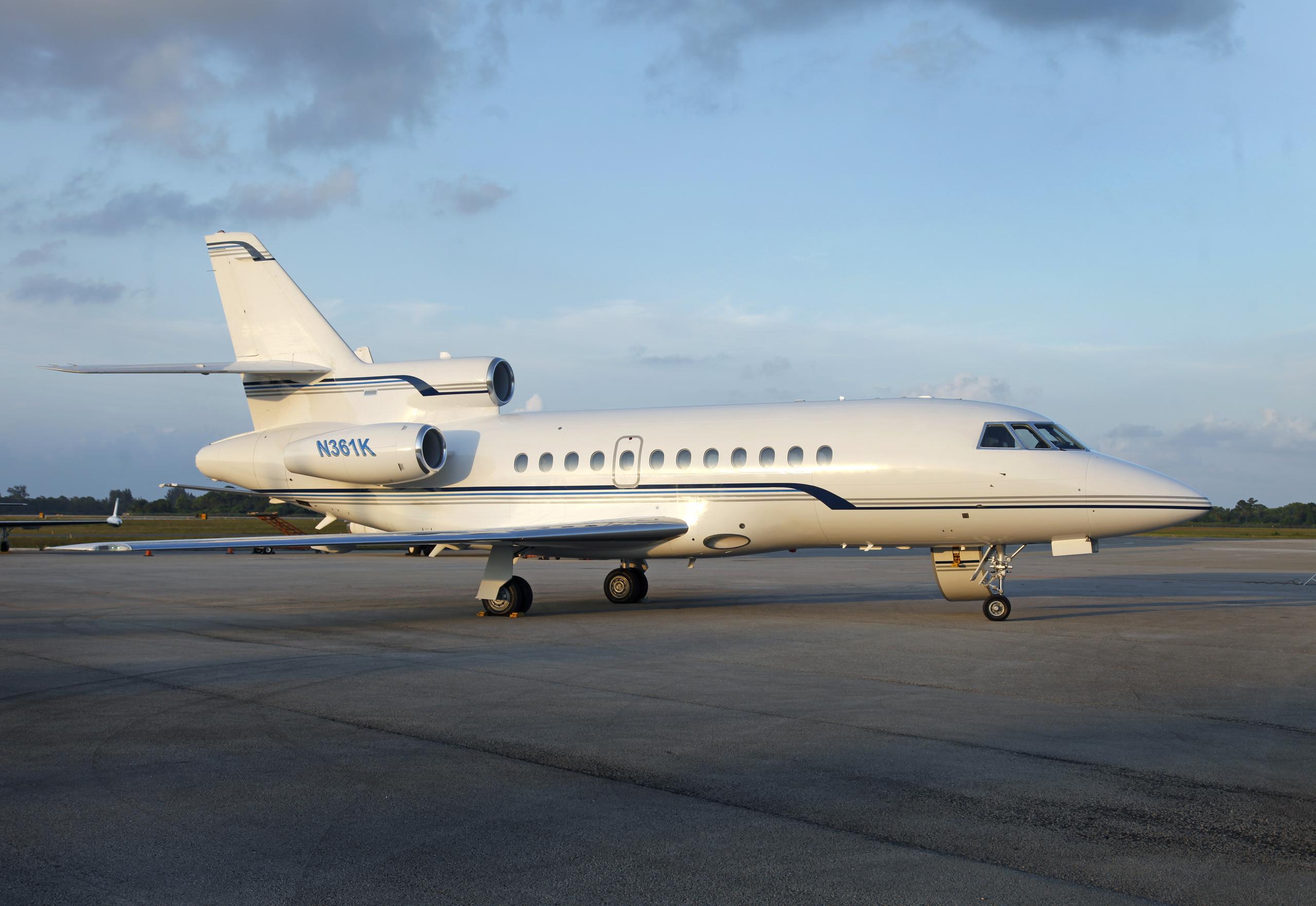Read more about the article Falcon 900