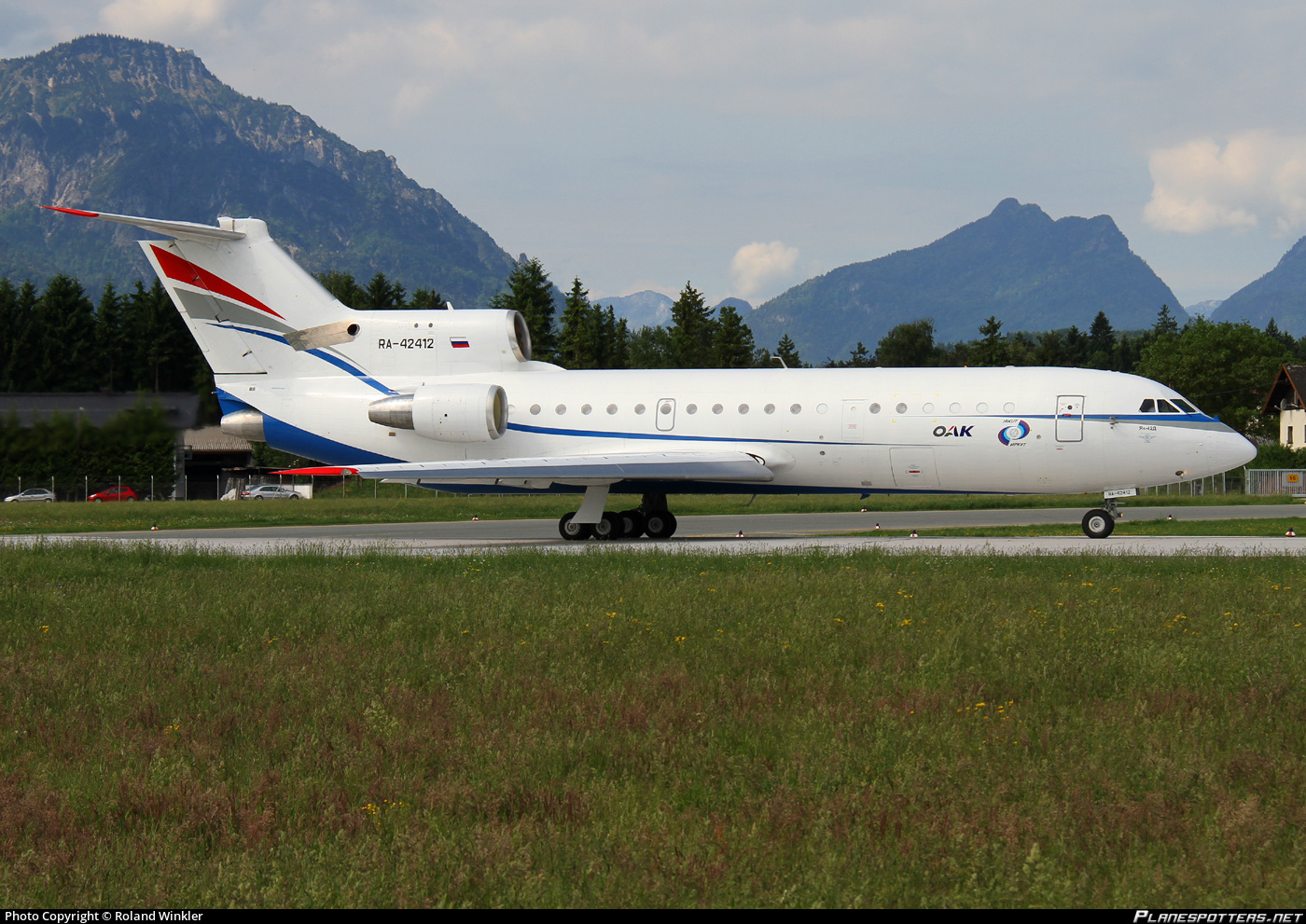 Read more about the article Yak-42D